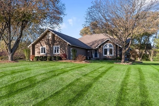 6112 Misty Pine Ct, Crystal Lake, IL 60012