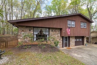 7 Holly Hill Dr, Arden, NC 28704