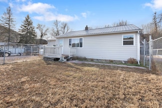 830 S Chicago St, Hot Springs, SD 57747