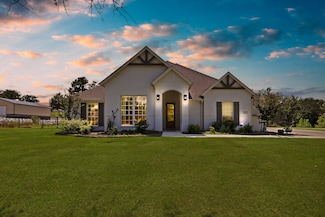155 Deats Farm Ct, Azle, TX 76020