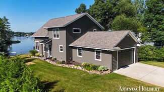 17211 E Suwanee Trail, Howard City, MI 49329