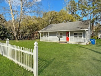 303 Knapp St, Leesville, LA 71446
