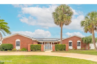 2724 N Halifax Ave, Daytona Beach, FL 32118