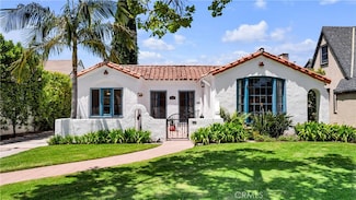 2336 N Riverside Dr, Santa Ana, CA 92706
