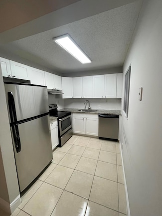 420 Meadows Cir, Boynton Beach, FL 33436