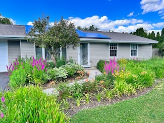 3 Mishawum Dr, South Dartmouth, MA 02748