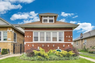 5042 W Wolfram St, Chicago, IL 60641