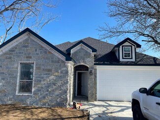 2005 Langston St, Fort Worth, TX 76105