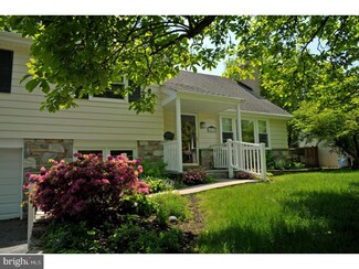 4027 Westaway Dr, Lafayette Hill, PA 19444