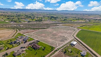 1326 L 7 10 Rd, Loma, CO 81524