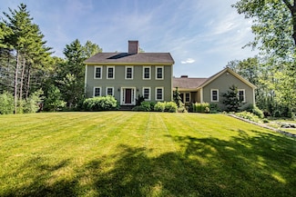 4 Currier St, South Hampton, NH 03827