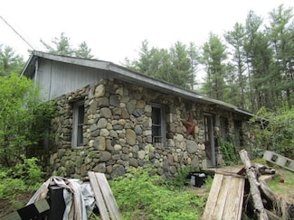 33 Log N Rock Rd, Eliot, ME 03903