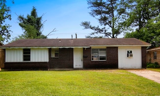 2406 Belmoor Dr, Pine Bluff, AR 71601