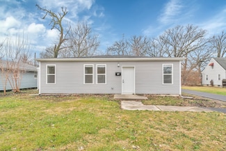 675 Country Club Dr, Kankakee, IL 60901