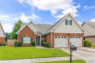 3005 Mallard Point Dr SE, Owens Cross Roads, AL 35763