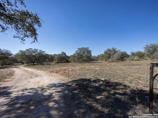 444 Enchanted Dr, Somerset, TX 78069