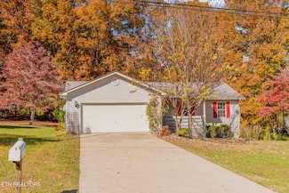 165 Tulip Dr, Crossville, TN 38555