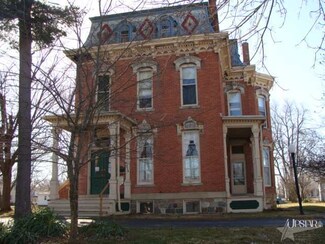 215 N State St, South Whitley, IN 46787