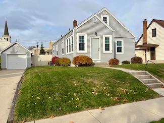 304 Saint Rose Ave, Fredonia, WI 53021