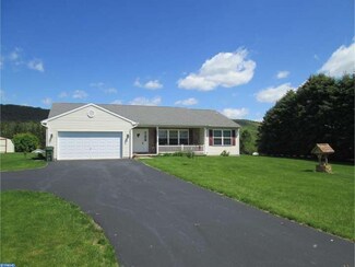 19 Mason Dr, Pine Grove, PA 17963