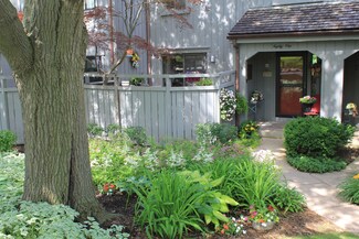 81 Shoreline Rd Unit 342, Lake Barrington, IL 60010