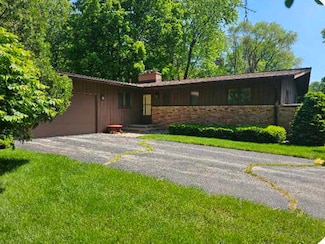 657 Jakway Ave, Benton Harbor, MI 49022