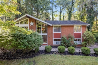 1052 Woodhill Dr, Gibsonia, PA 15044