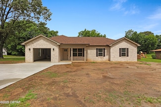 106 Scattered Acres Dr, Dyer, TN 38330