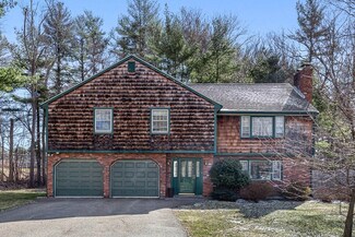 2 Winchester Dr, Bedford, MA 01730