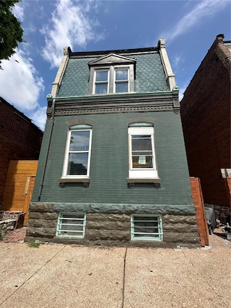 2717 Winnebago St, Saint Louis, MO 63118