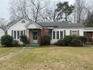 807 South St, Waynesboro, MS 39367