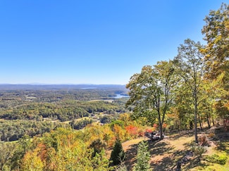 12108 Laurbrow Rd, Soddy Daisy, TN 37379