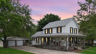 220 E Taylor St, Grant Park, IL 60940