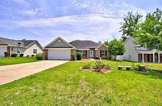 403 E Banks St, Glennville, GA 30427
