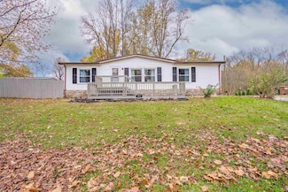 1633 Hills Rd, Newburgh, IN 47630