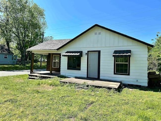 4820 Alpha St, North Little Rock, AR 72117