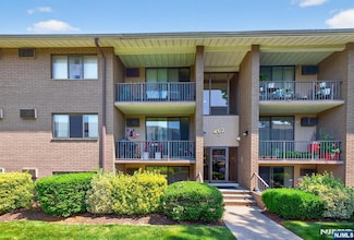 462 Liberty St Unit 109, Little Ferry, NJ 07643