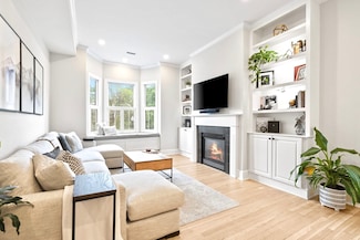 356 Bunker Hill St Unit 2, Charlestown, MA 02129