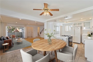 18550 Hatteras St Unit 66, Tarzana, CA 91356