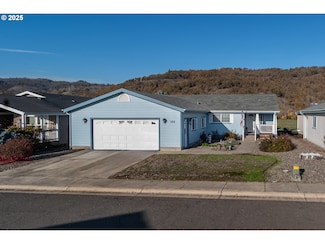 152 Jacob Hale Way, Roseburg, OR 97471
