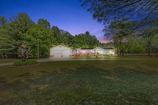 3858 S Chestnut Ave, Newaygo, MI 49337