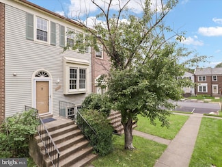 2791 Grovemore Ln, Vienna, VA 22180