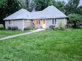 415 Holdrege Ave, Basin, WY 82410