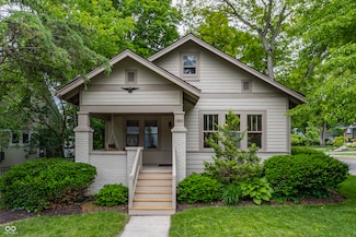 595 W Poplar St, Zionsville, IN 46077