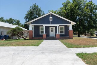 1327 W Dakota Ave, Chickasha, OK 73018