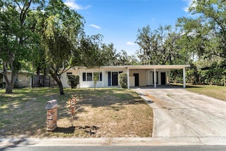 404 Courtney Dr, Temple Terrace, FL 33617