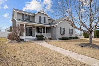 409 Pinehurst Dr, Eldridge, IA 52748