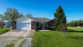 9700 E Shelly Ln, Centralia, MO 65240