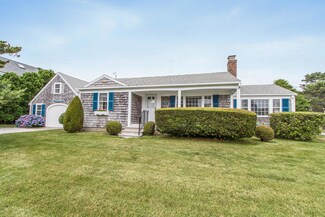 92 Surfside Rd, West Dennis, MA 02670