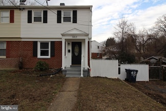 5813 Choctaw Dr, Oxon Hill, MD 20745